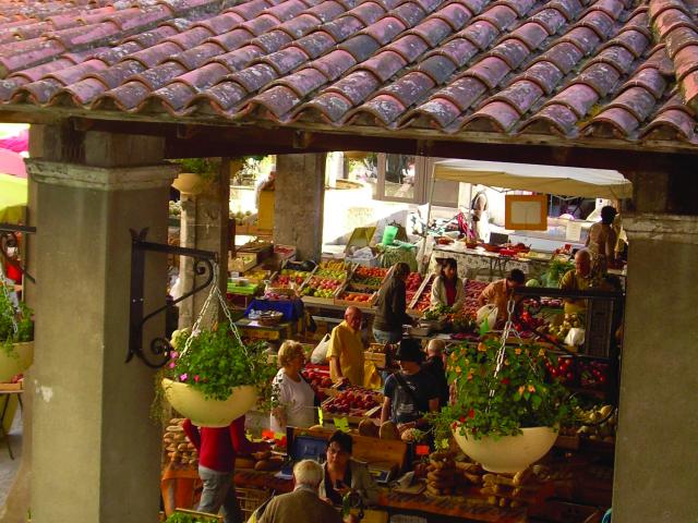 Anduze Place Couverte