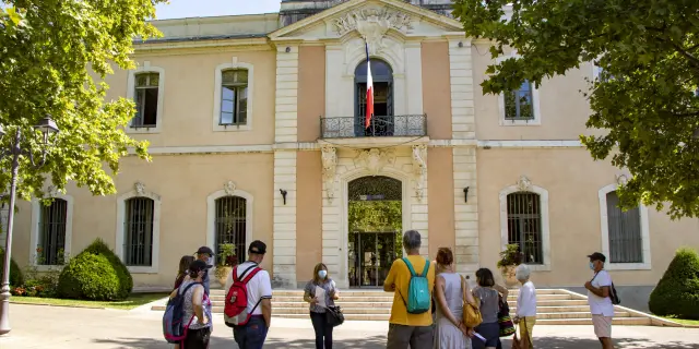 Front of the city hall of Alès