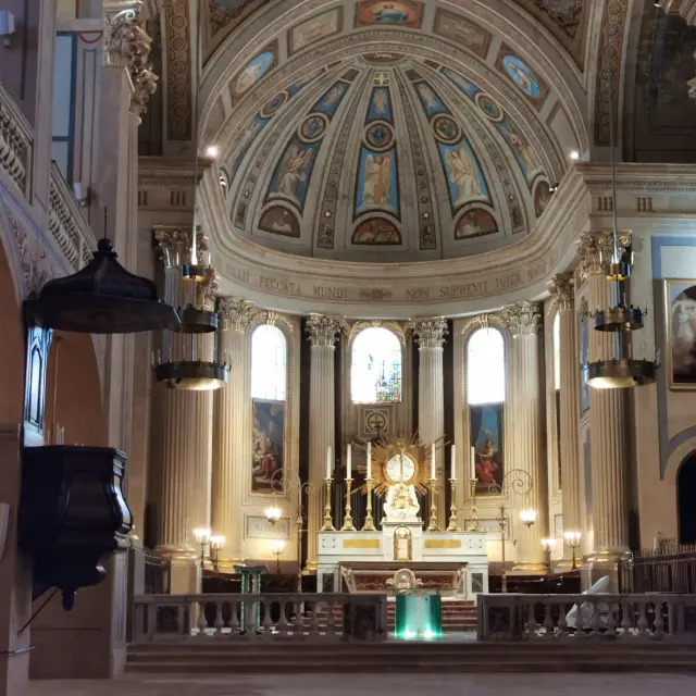 The choir of the Cathedral of Alès