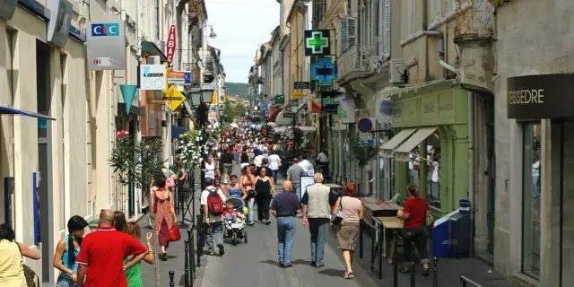 Ruelle Du Centre Ville D'alès