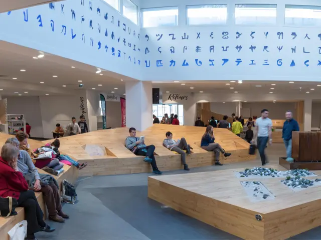 Alphonse Daudet Media Library