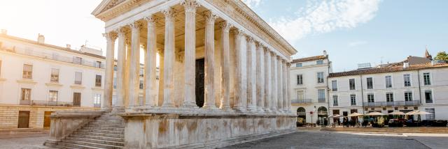 Vierkant huis, Nimes