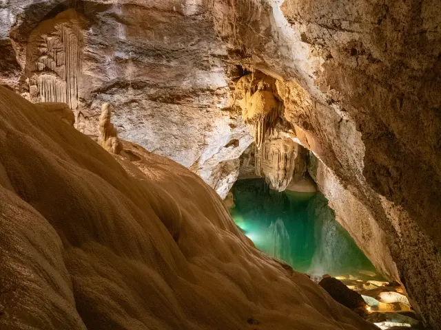 Lac de minuit à la grotte de Trabuc
