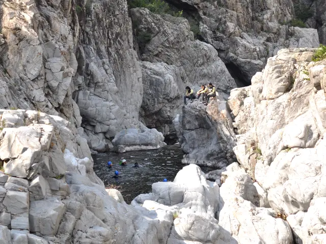 Canyoning 14.jpg Bernadette Price