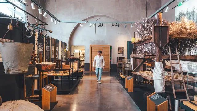 Maison Rouge 1 Lezbroz