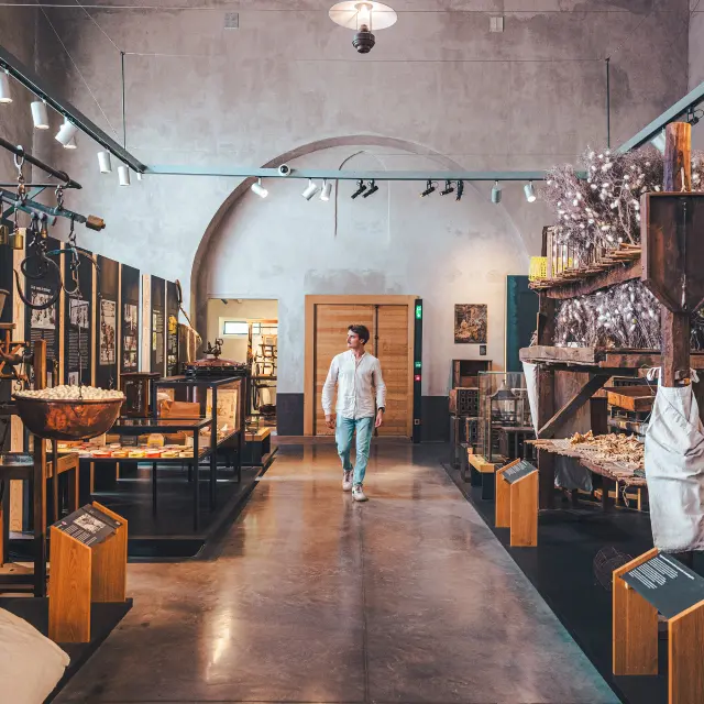 Maison Rouge 1 Lezbroz