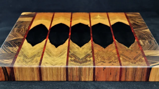 Michael Mueller Schneidebrett Ebenholz Zebrano Padouk 35 X 28 X 4cm 2023